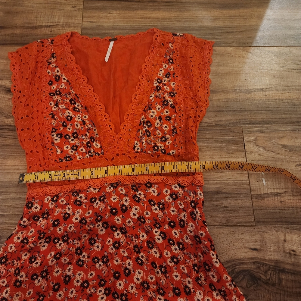 Dress - Picture 3 of 4